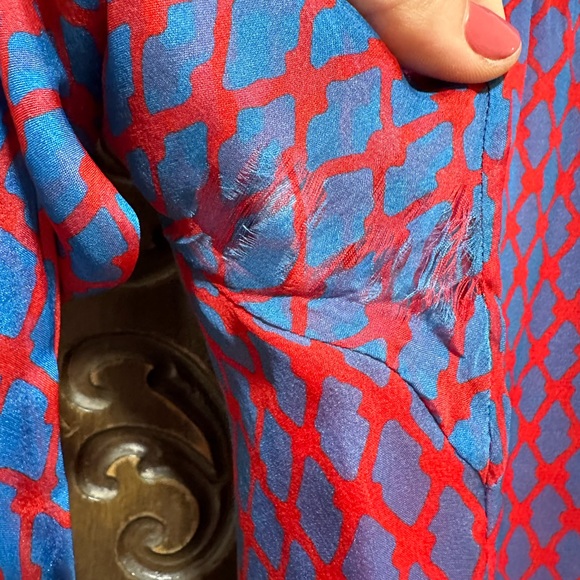 💐Miss me silk button down LS blouse. Size 8 - Picture 8 of 11